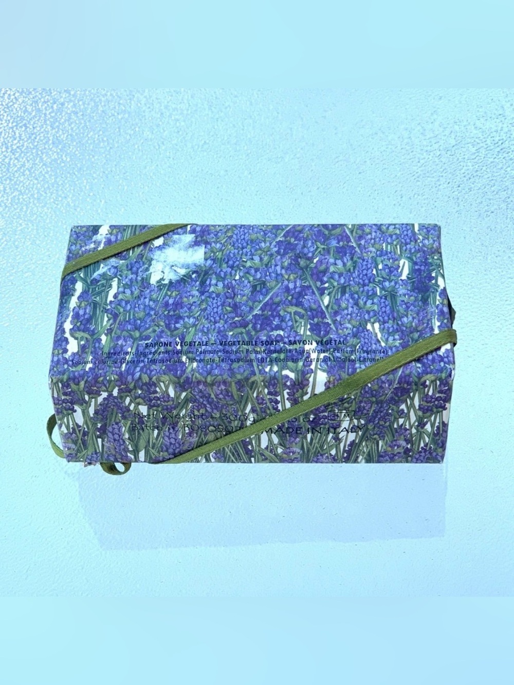 Italian Lavender Sapone Vegetale Bar Soap with Rhinestone Embellished Wrapping - Picture 4 of 7